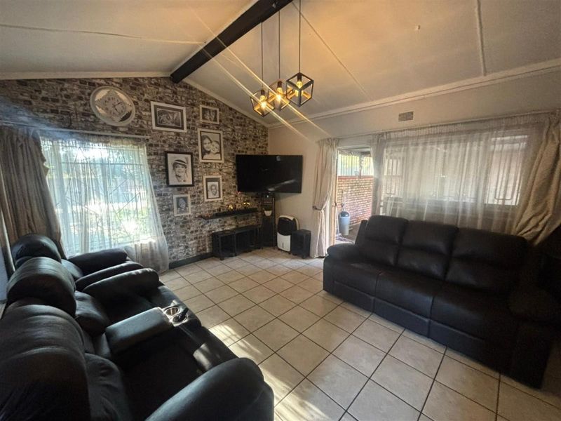 House For Sale in CE 2, Vanderbijlpark CE - Photo 9