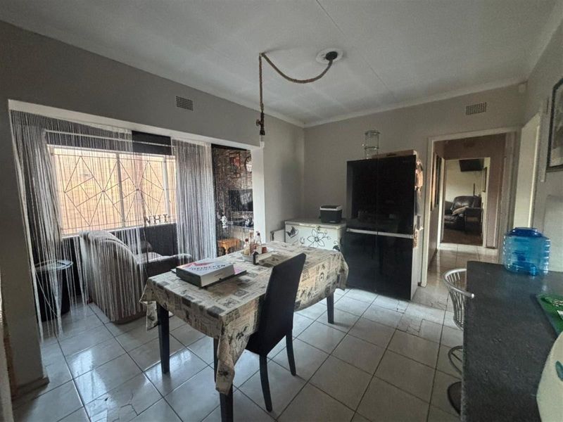 House For Sale in CE 2, Vanderbijlpark CE - Photo 6
