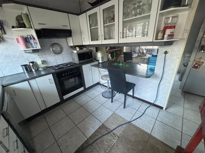 House For Sale in CE 2, Vanderbijlpark CE - Photo 2