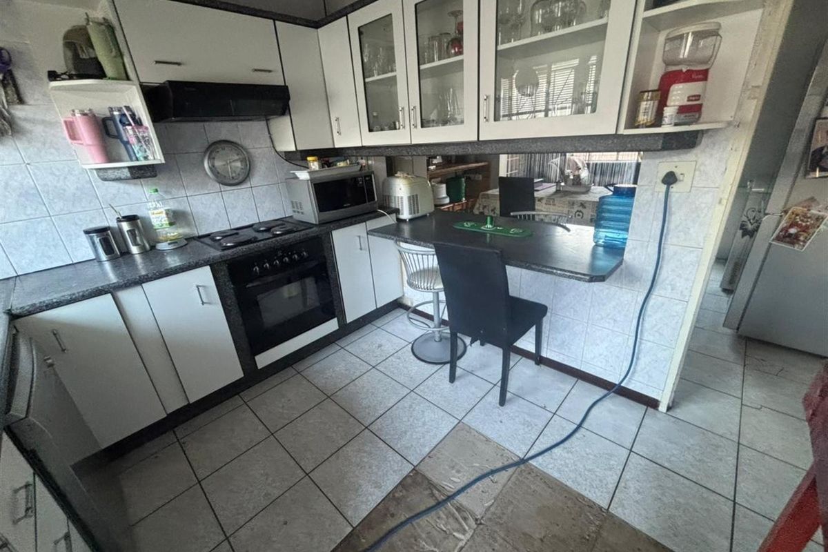 House For Sale in CE 2, Vanderbijlpark CE - Photo 2