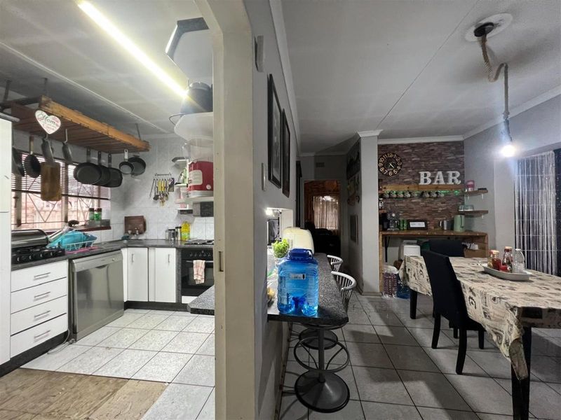 House For Sale in CE 2, Vanderbijlpark CE - Photo 3