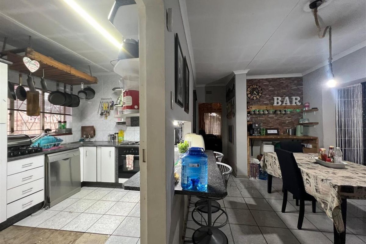House For Sale in CE 2, Vanderbijlpark CE - Photo 3