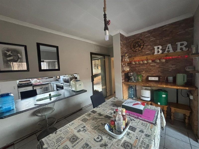 House For Sale in CE 2, Vanderbijlpark CE - Photo 4