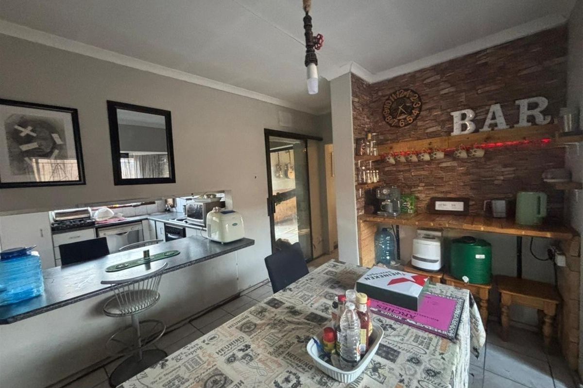 House For Sale in CE 2, Vanderbijlpark CE - Photo 4