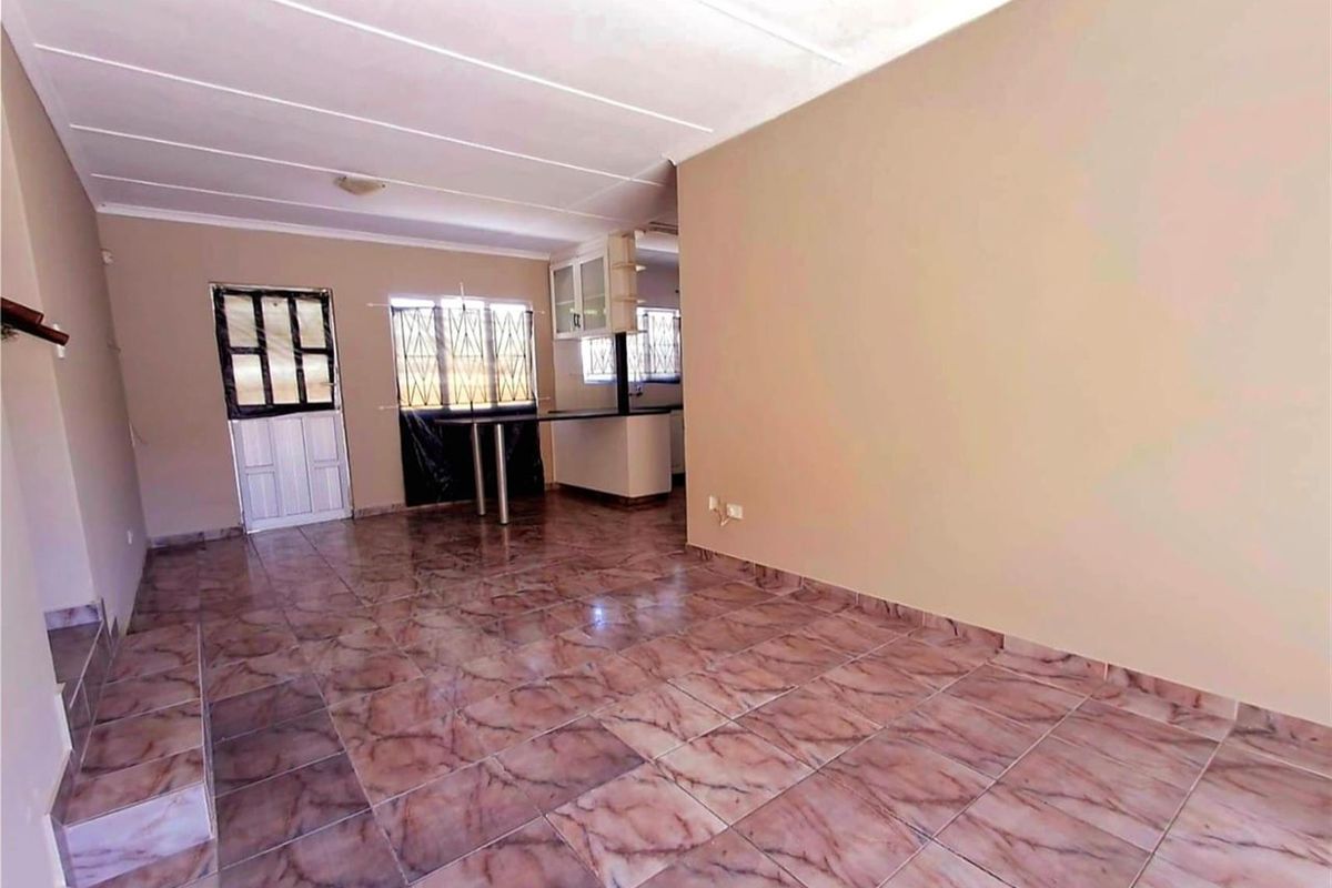 Townhouse For Sale in Greenwood Park, Durban, KwaZulu Natal - Photo 3