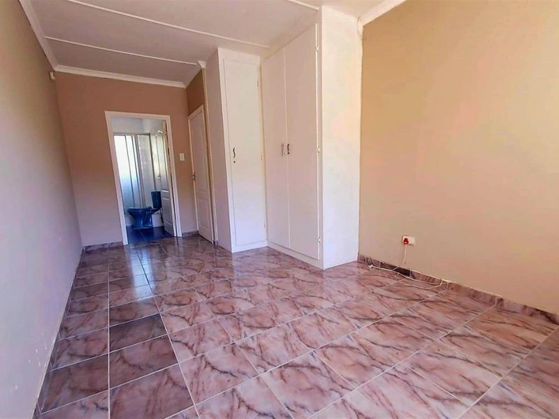 Townhouse For Sale in Greenwood Park, Durban, KwaZulu Natal - Photo 4