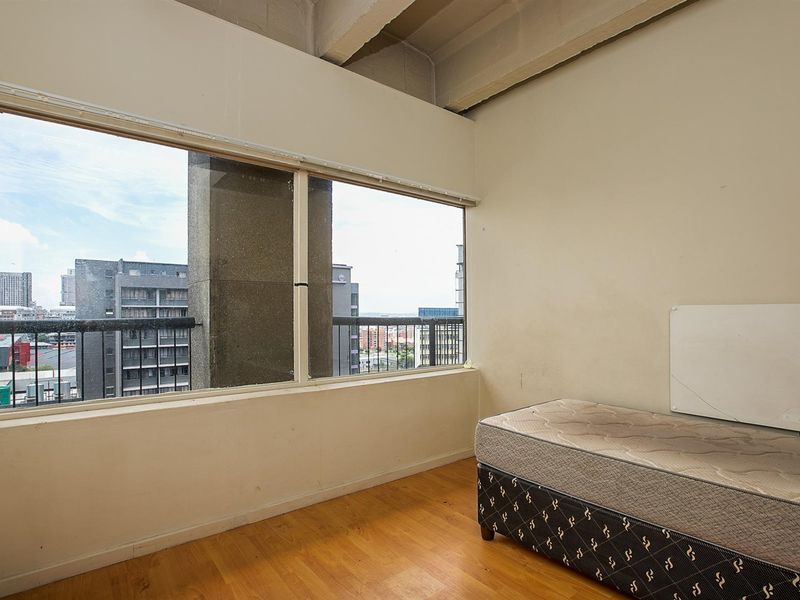 Apartment For Sale in Braamfontein, Johannesburg - Photo 3