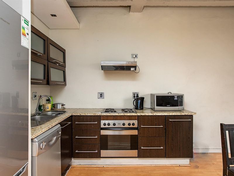 Apartment For Sale in Braamfontein, Johannesburg - Photo 2