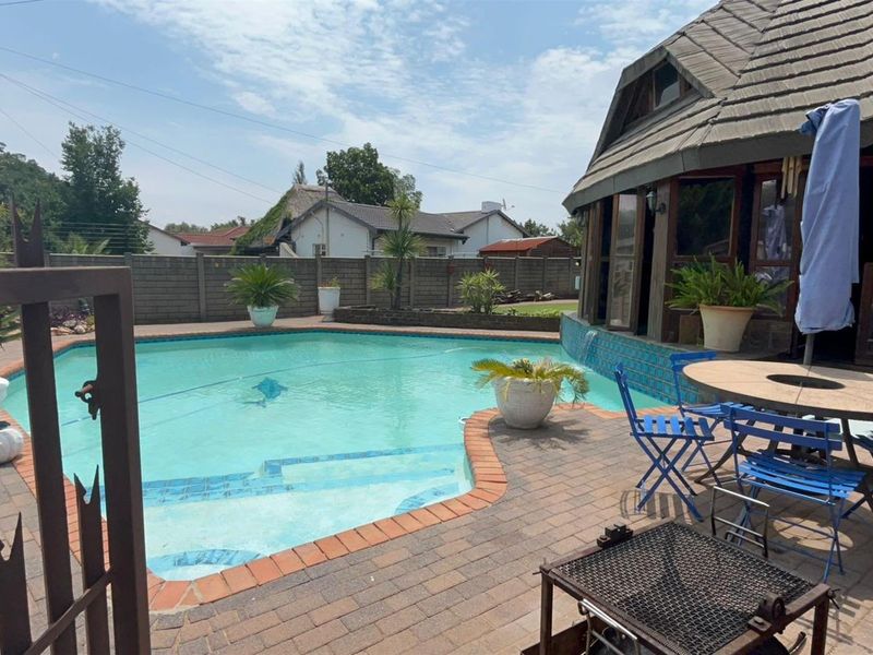 Stunning 3-Bedroom House For Sale in Sasolburg Central, Sasolburg - Photo 2