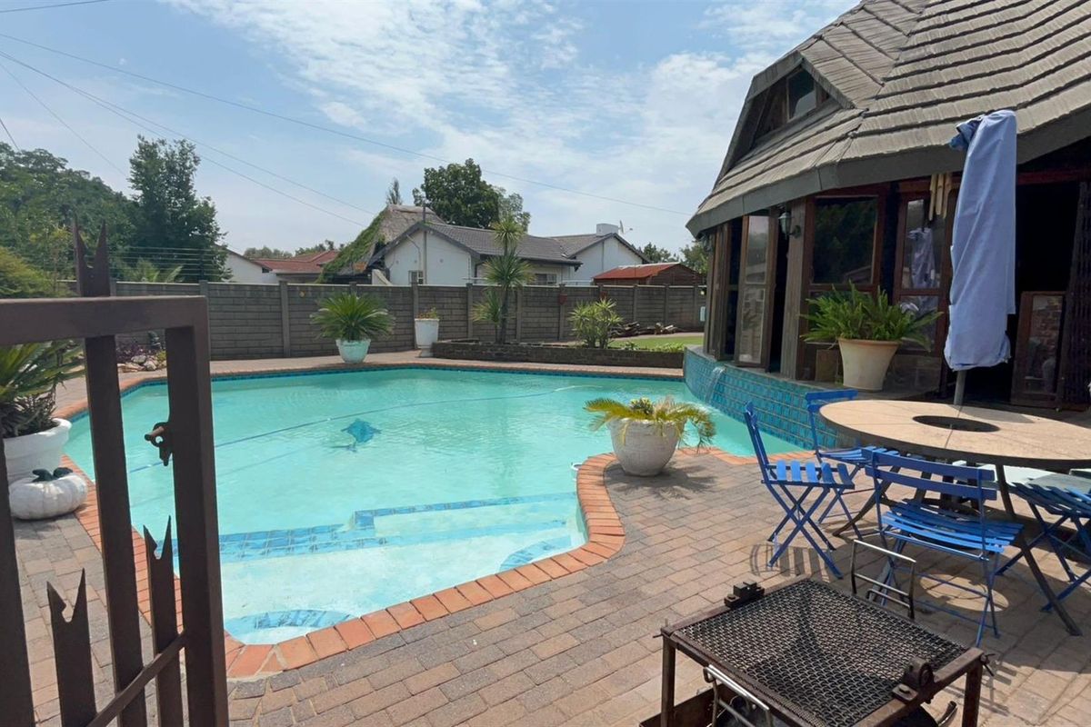 Stunning 3-Bedroom House For Sale in Sasolburg Central, Sasolburg - Photo 2