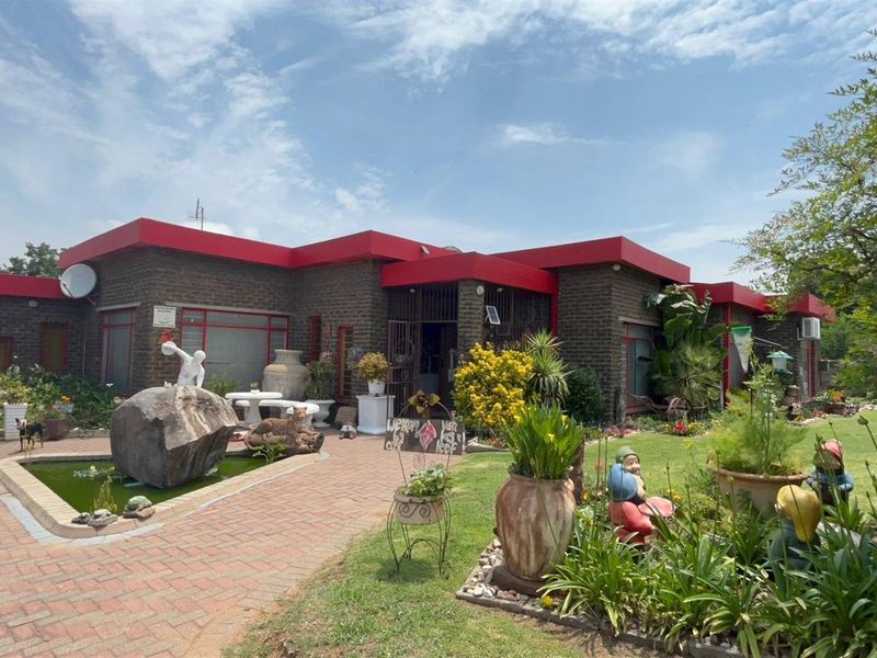Stunning 3-Bedroom House For Sale in Sasolburg Central, Sasolburg - Photo 3