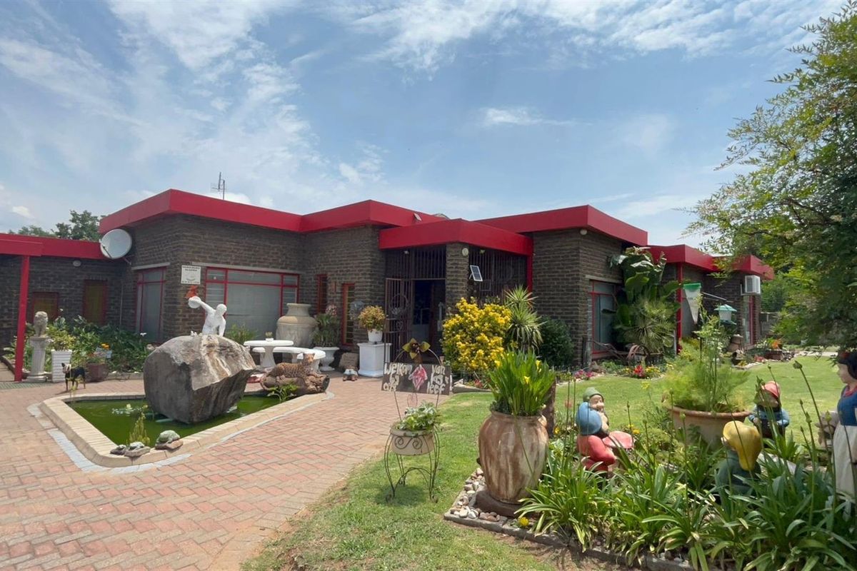 Stunning 3-Bedroom House For Sale in Sasolburg Central, Sasolburg - Photo 3
