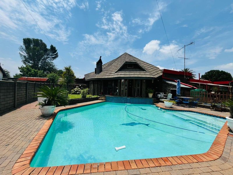 Stunning 3-Bedroom House For Sale in Sasolburg Central, Sasolburg - Photo 1