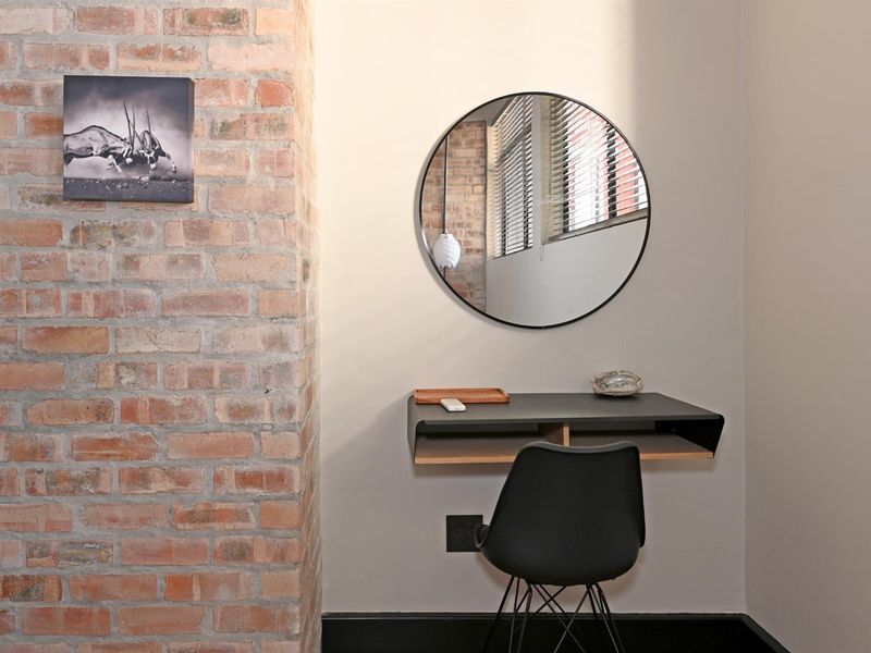 PRICED TO SELL: 7.9% Net ROI | R970k Equity Upside | R3,680,000 NO TRANSFER DUTY - Photo 10