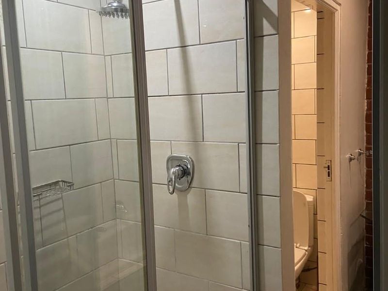 5 Bedroom unit for sale in Braamfontein - Photo 4