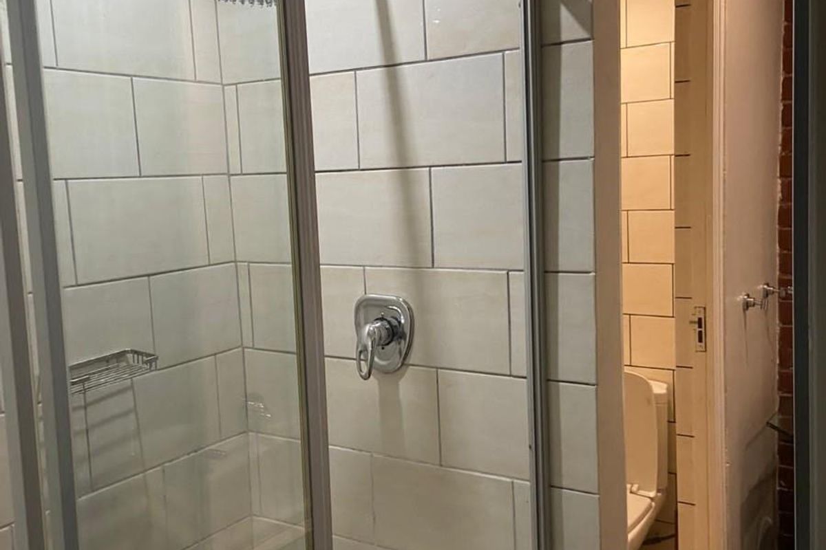 5 Bedroom unit for sale in Braamfontein - Photo 4