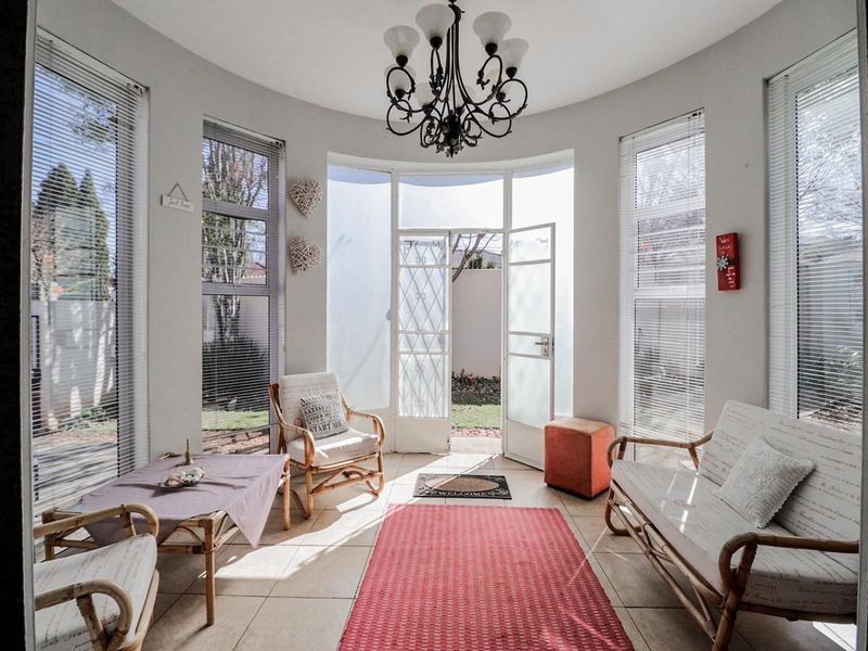 Charming 5-Bedroom Home with Timeless Wooden Floors & Exceptional Living Space - Photo 2