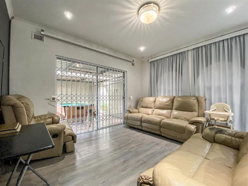 House For Sale in Scottsville, KwaZulu Natal - Photo 10