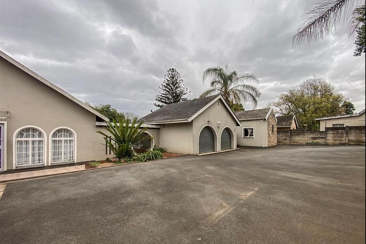 House For Sale in Scottsville, KwaZulu Natal - Photo 2