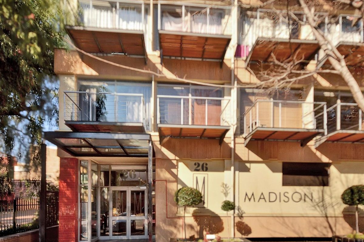 Apartment For Sale in Braamfontein, Johannesburg - Photo 3