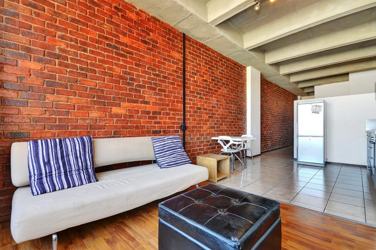 Apartment For Sale in Braamfontein, Johannesburg - Photo 2