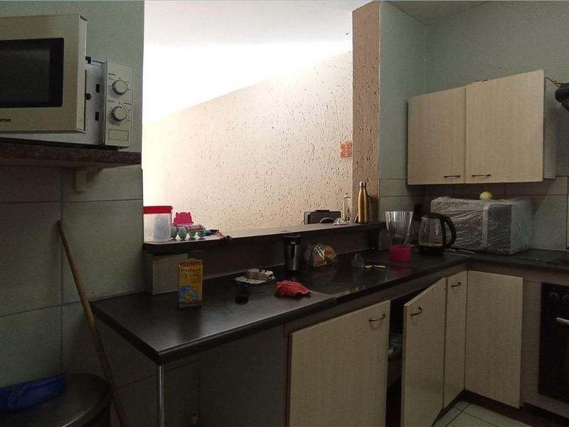 Apartment For Sale in Windsor East, Randburg 92 Squares. - Photo 3