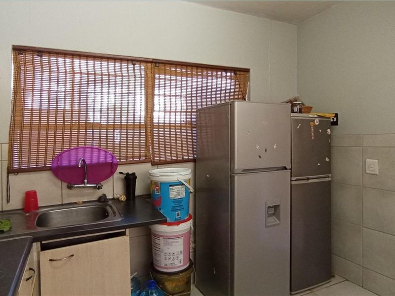 Apartment For Sale in Windsor East, Randburg 92 Squares. - Photo 4