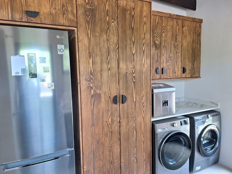 Stylish Lock up and Go close to Hoedspruit - Photo 10