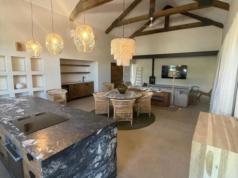 Stylish Lock up and Go close to Hoedspruit - Photo 7