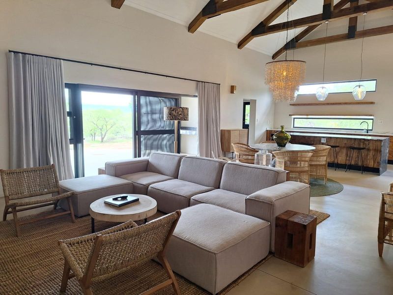 Stylish Lock up and Go close to Hoedspruit - Photo 4