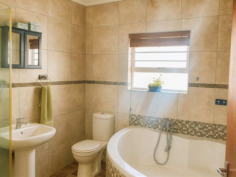 Beautiful and Move-In Ready Home for Sale - Bonnie Brae, Kraaifontein - Photo 9