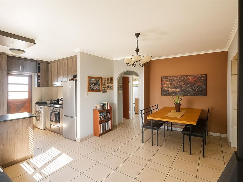 Beautiful and Move-In Ready Home for Sale - Bonnie Brae, Kraaifontein - Photo 3