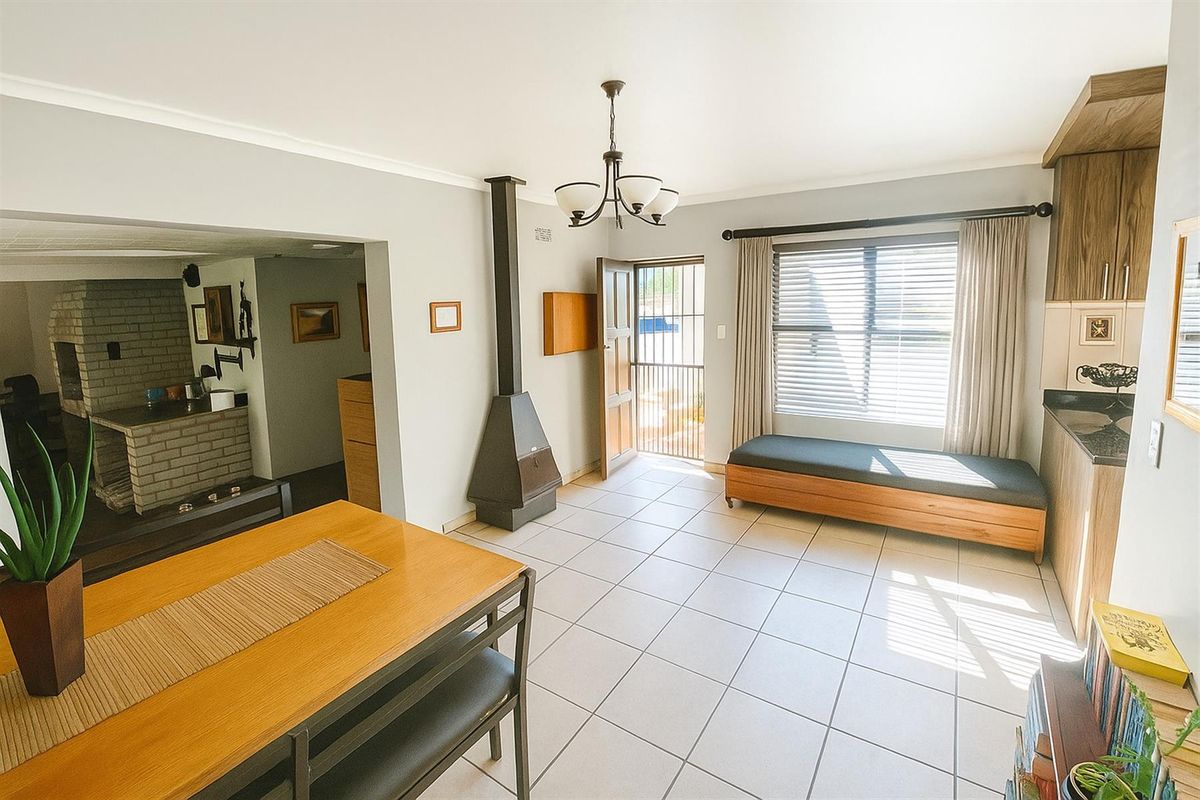 Beautiful and Move-In Ready Home for Sale - Bonnie Brae, Kraaifontein - Photo 2