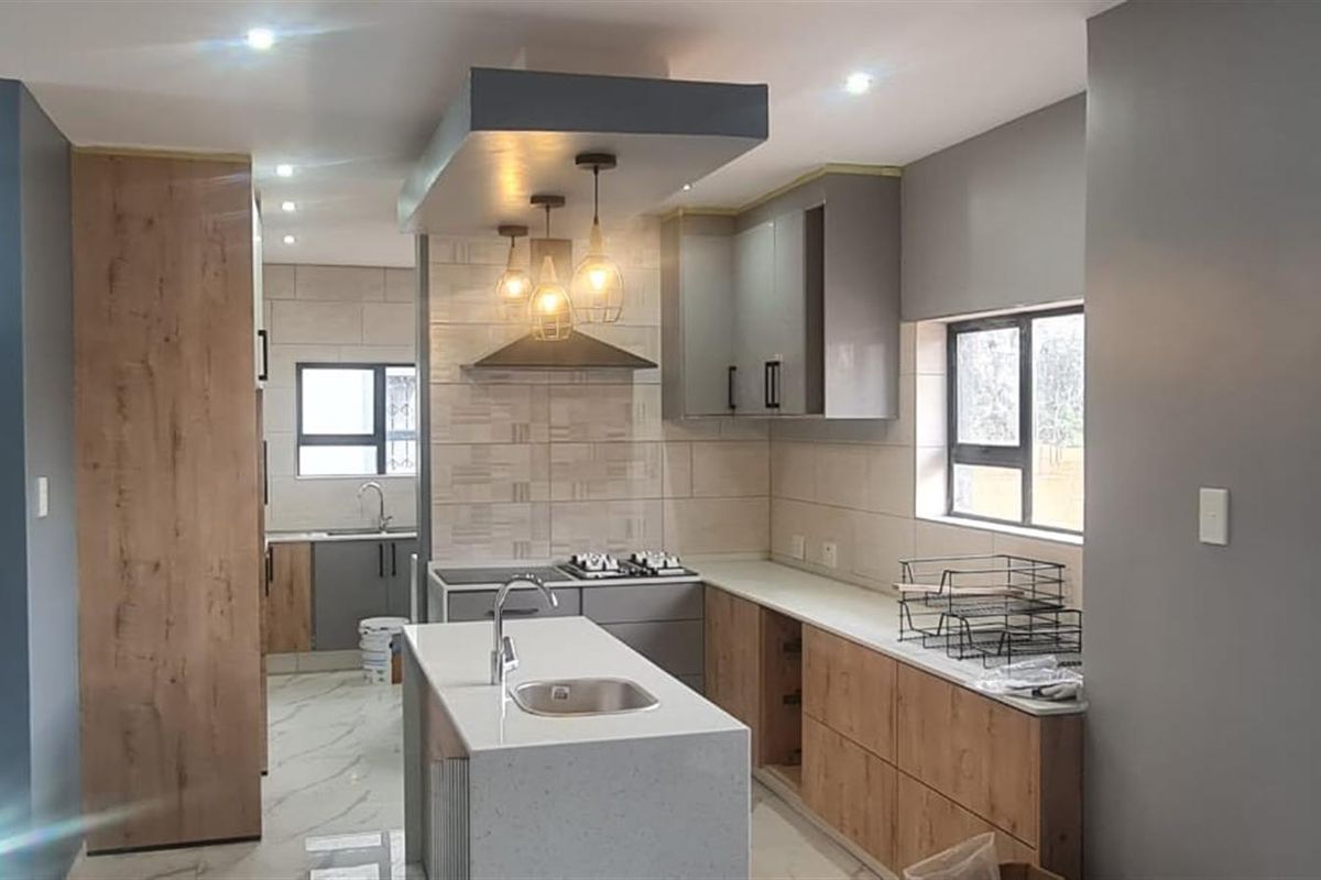 House For Sale in Eldorette, Akasia - Photo 2