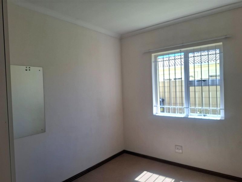 3 Bedroom House in Zonnendal, Kraaifontein. - Photo 10