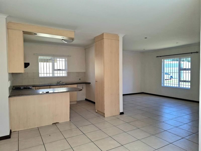3 Bedroom House in Zonnendal, Kraaifontein. - Photo 3