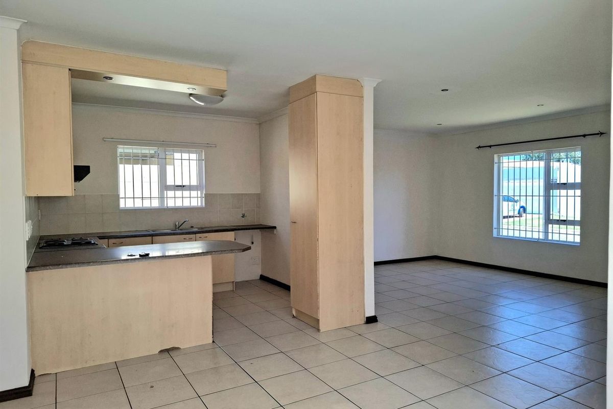 3 Bedroom House in Zonnendal, Kraaifontein. - Photo 3