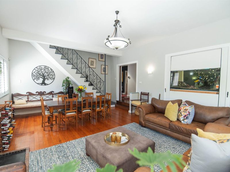 Spacious Family Home with Flat in Prime Walmer - Photo 3