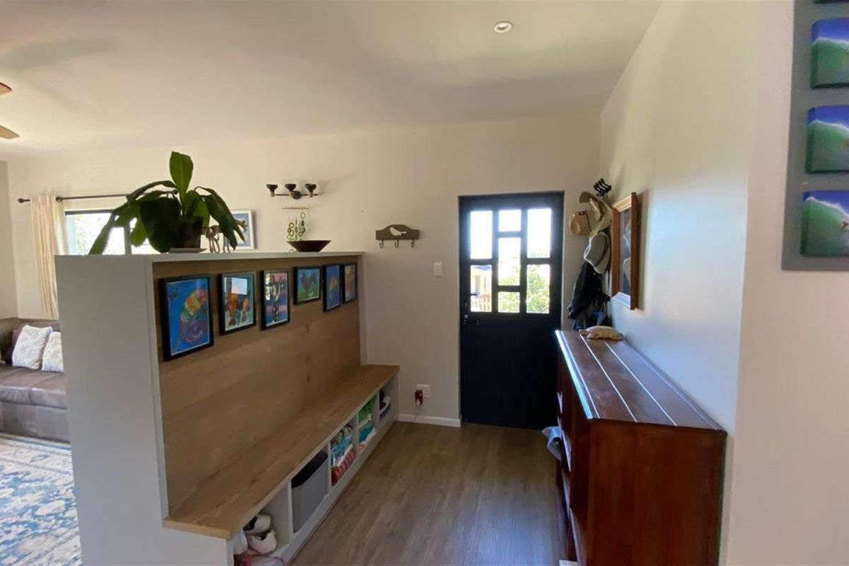 Modern, Coastal Family Home with Ocean Views in the Glen Navar Estate - Photo 4