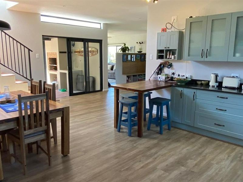 Modern, Coastal Family Home with Ocean Views in the Glen Navar Estate - Photo 10