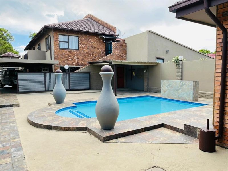 Versatile Lifestyle and Investment Property - Now Priced to Sell - Photo 3