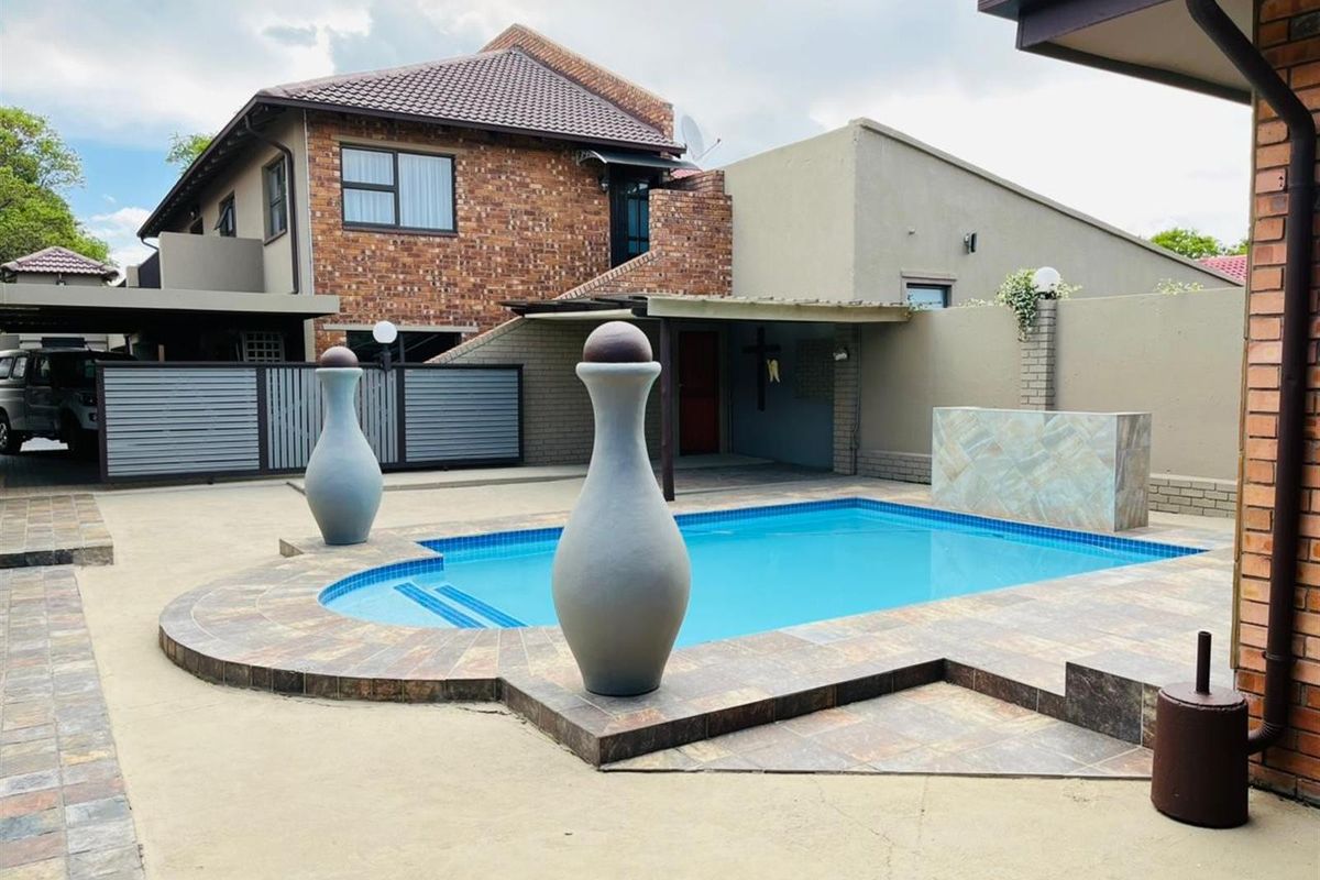 Versatile Lifestyle and Investment Property - Now Priced to Sell - Photo 3