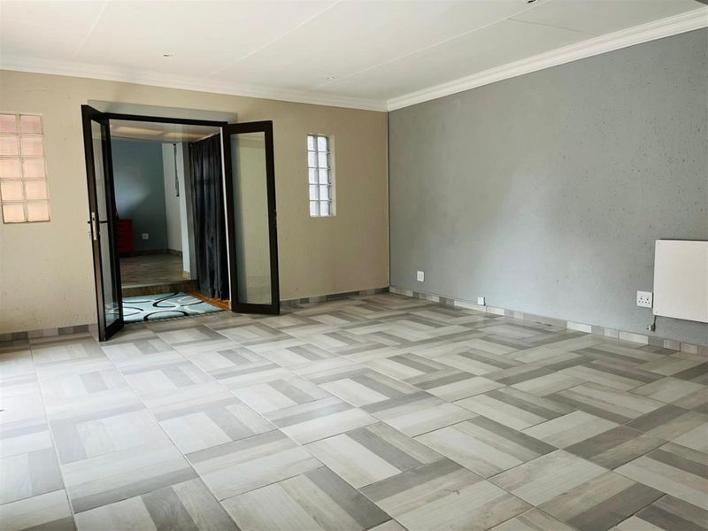 Versatile Lifestyle and Investment Property - Now Priced to Sell - Photo 5