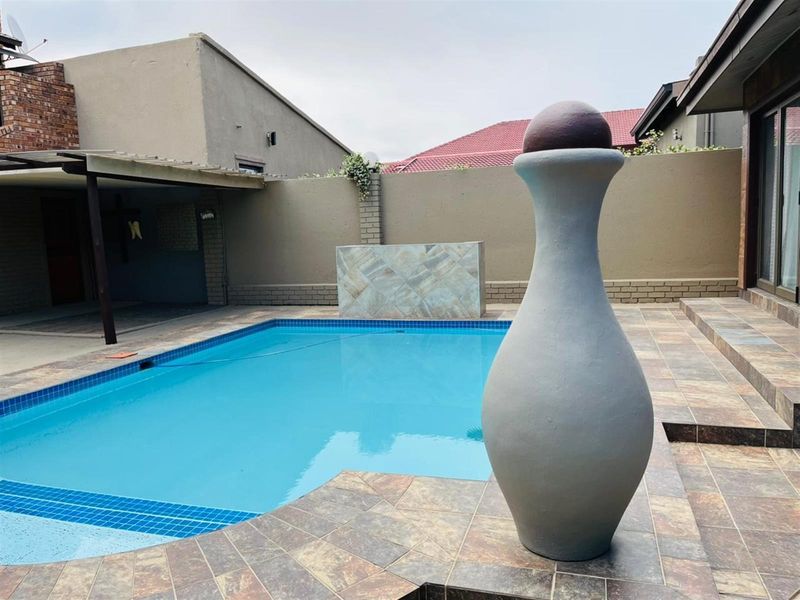 Versatile Lifestyle and Investment Property - Now Priced to Sell - Photo 4