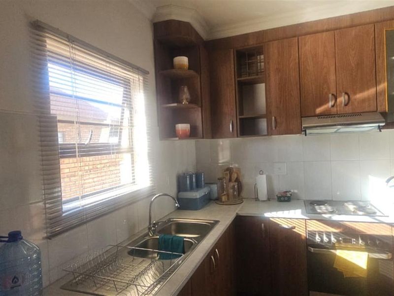 Another sole mandate proudly entrusted to EXP Realty. - Photo 3