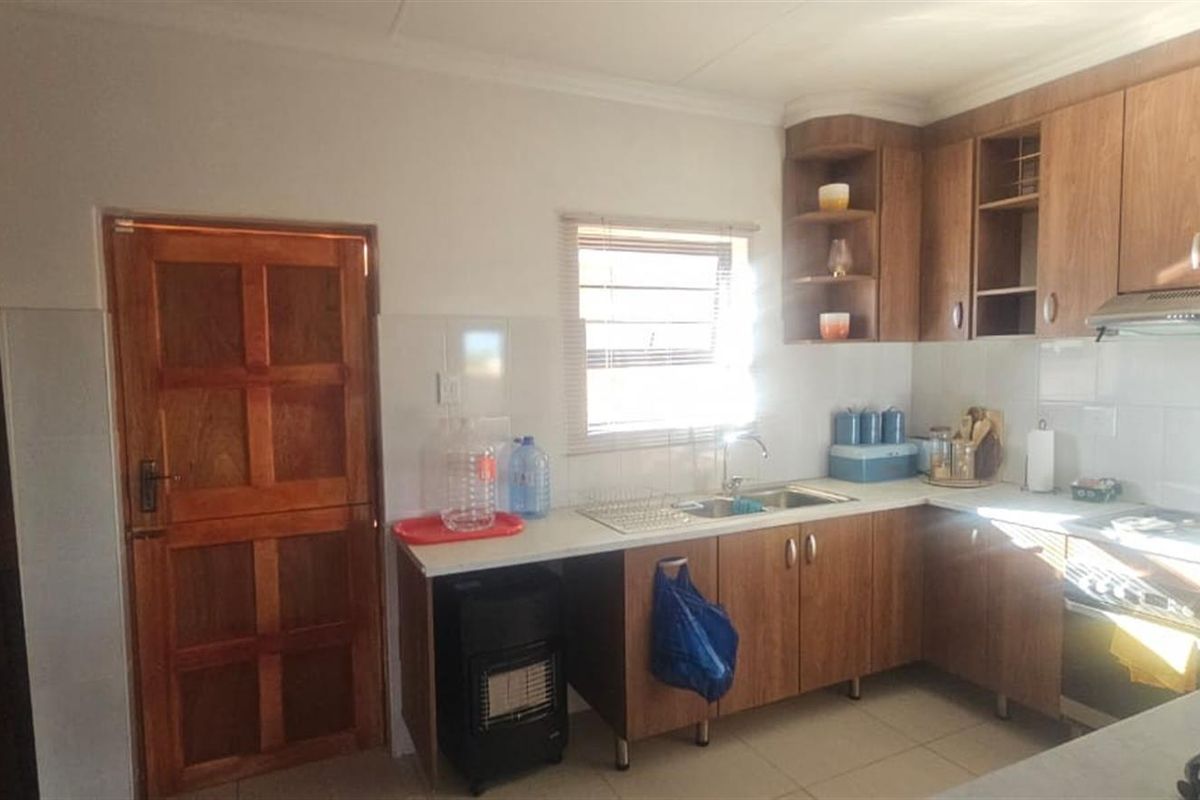 Another sole mandate proudly entrusted to EXP Realty. - Photo 4