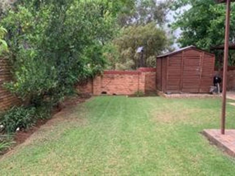 2 Bed Townhouse for Sale in Honeydew Ridge Ext 15/Price Reduced - Photo 2