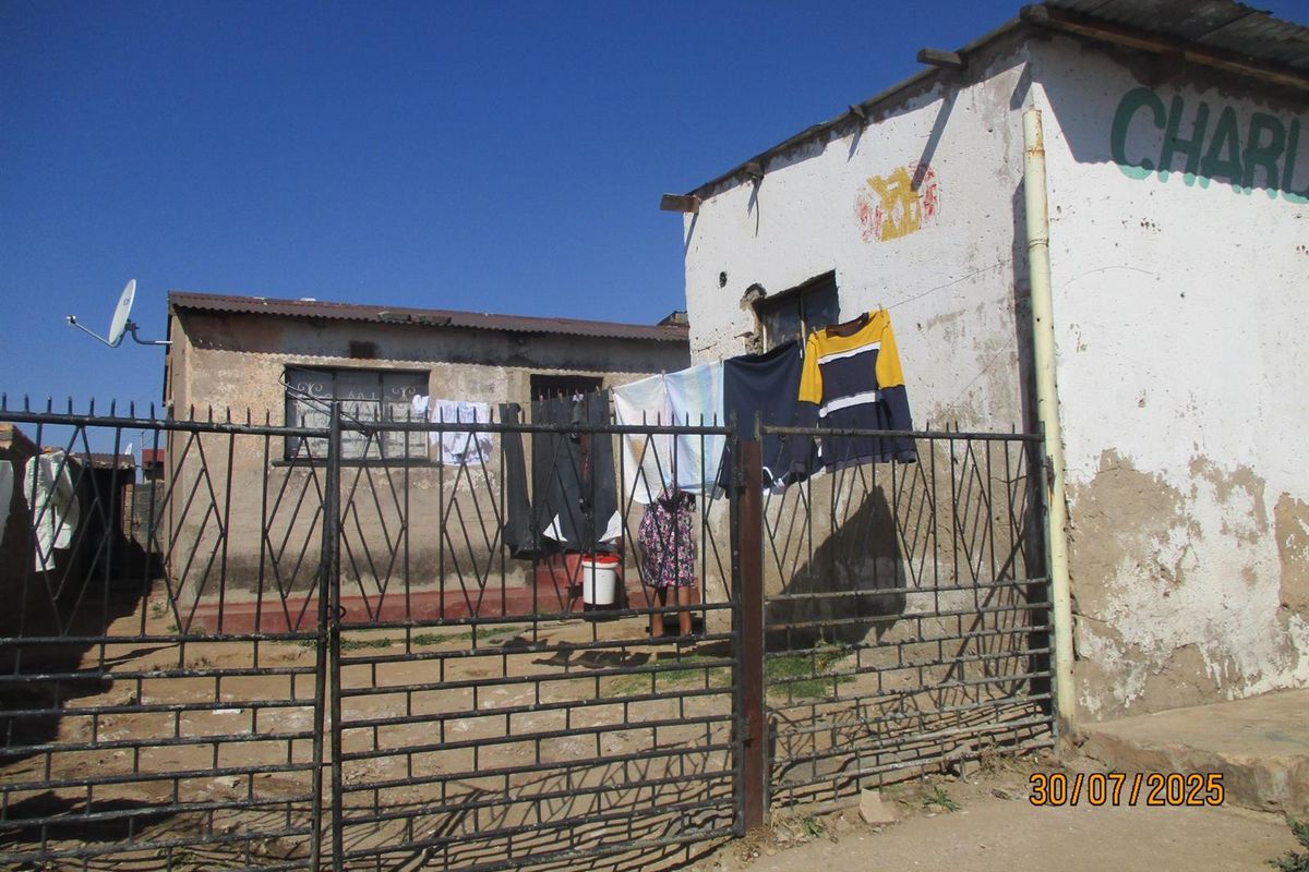 Investment property for sale in Tembisa/Price Reduced - Photo 5