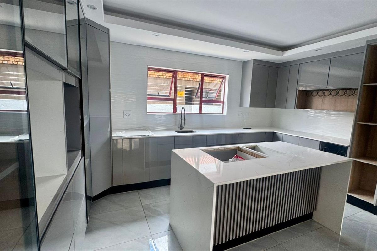 Brand-New Modern Masterpiece in Aerorand - Photo 5