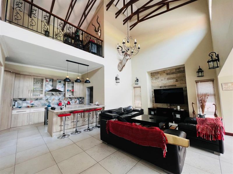 A 3 Bedroom Family Home for Sale in Emfuleni Golf Estate, Vanderbijlpark - Photo 4